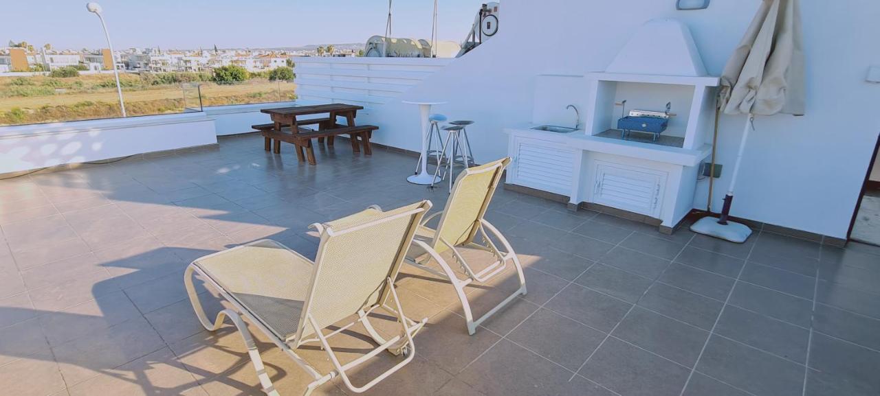 Stay Trinity Beach Apts Paralimni Exterior foto